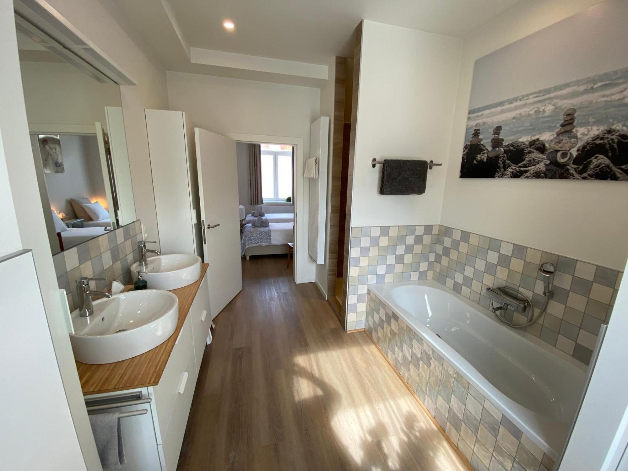 Logies-M Comfort Studios Inc Bikes B&B Oostende Eksteriør bilde